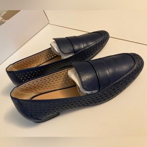 Beautiful Alex Marie women’s Navy blue loafer! Size 9.5